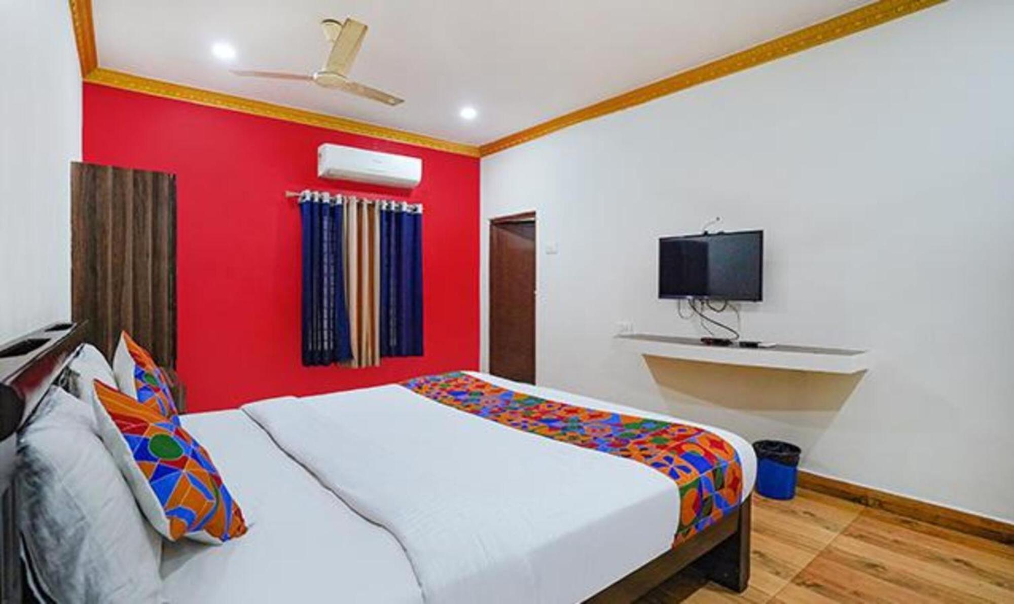 Fabexpress Lloyds Inn - T Nagar Chennai Exterior foto